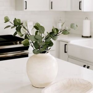 Quin Handcrafted Ceramic Vase